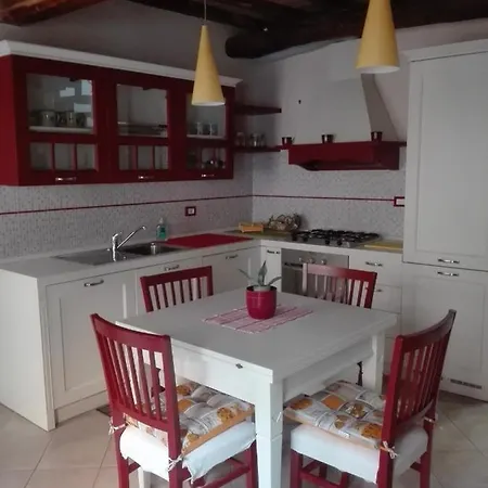 A Ca' Di Gio' Apartment Bedizzano